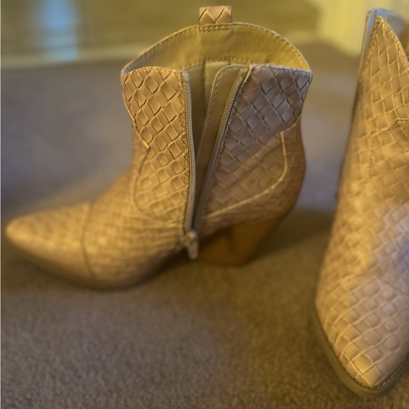 Candie's Shoes - Cute short cowgirl boots